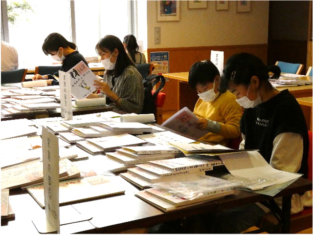 令和4年10月15日（土）開催　第一次審査会の様子